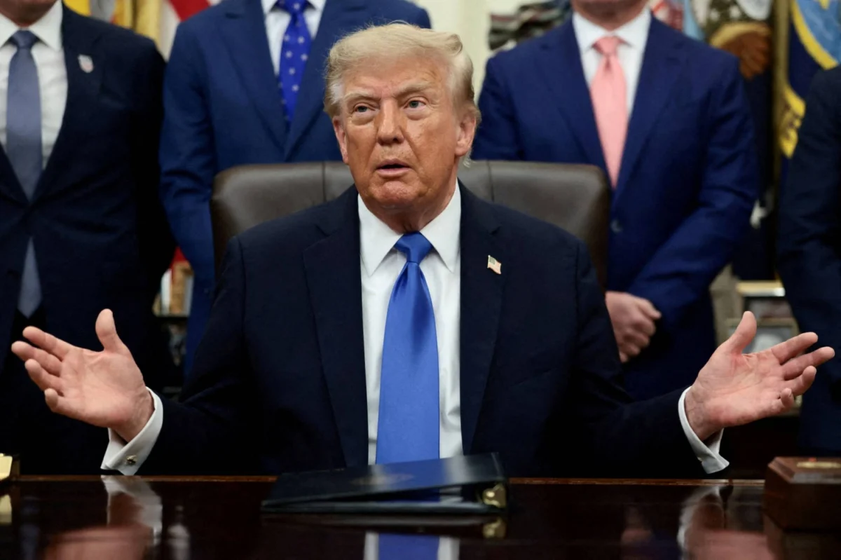 The AI Paradox: President Trump Dismisses Industry Alarm as Global Tech Markets Stumble